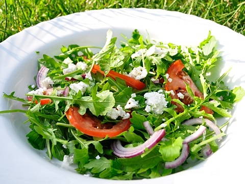 Рецепт салата из рукколы с сыром Фета