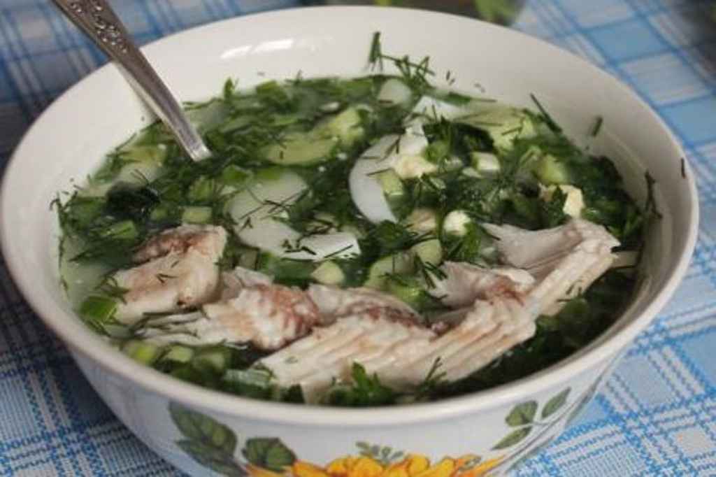 Диетическая окрошка с рыбой